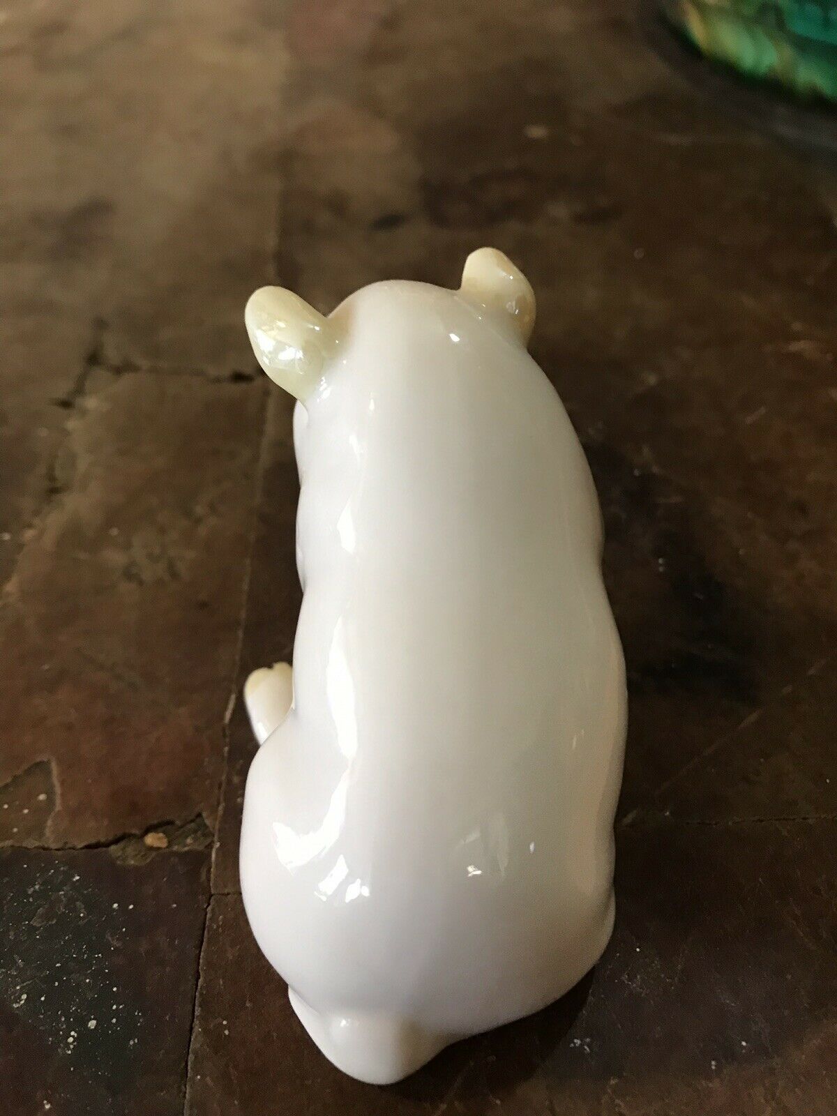 VINTAGE ~ IRISH BELLEEK ~ WHITE PORCELAIN SITTING PIG FIGURINE ~ GREEN ...